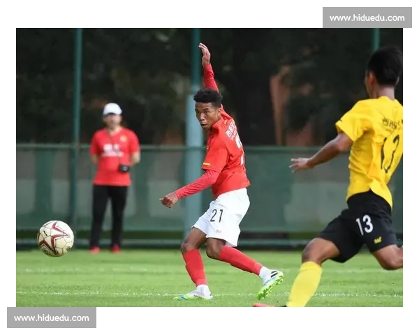 绿茵名将转身记:在青训热土播撒希望 绿茵名将转身记:在青训热土播撒希望