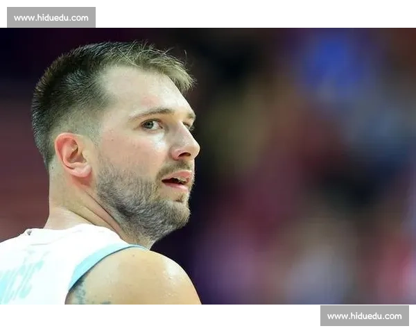 东契奇训练火力全开!绕桶抗干扰三分连中,瘦身后状态太炸 东契奇训练火力全开!绕桶抗干扰三分连中,瘦身后状态太炸