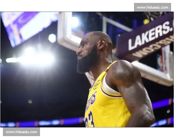 湖人对阵热火实时比分更新 詹姆斯率队激战迈阿密全场攻防焦点解析走势前瞻